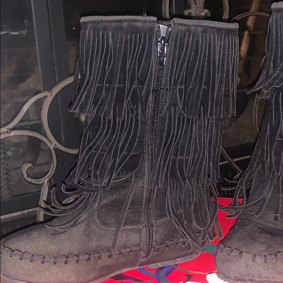 Moccasin Fringe Boots - Picture 2 of 3